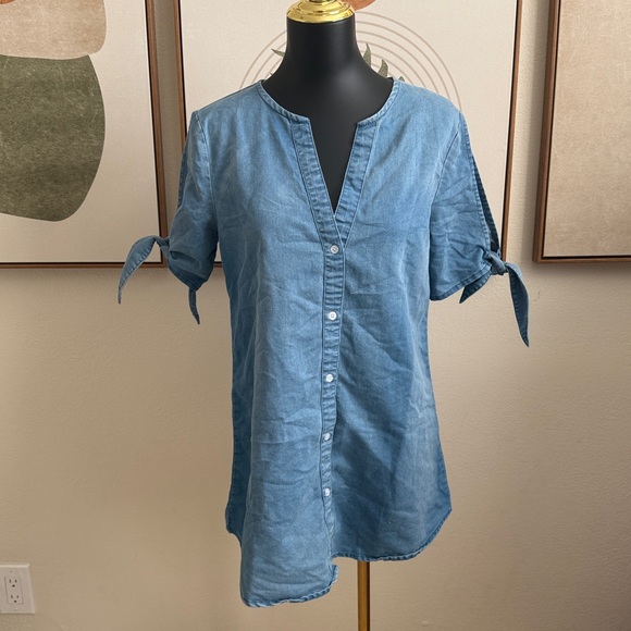 Tops - Light Blue Tie Sleeve Blouse V Neck Button Front Top Women’s Medium NWOT